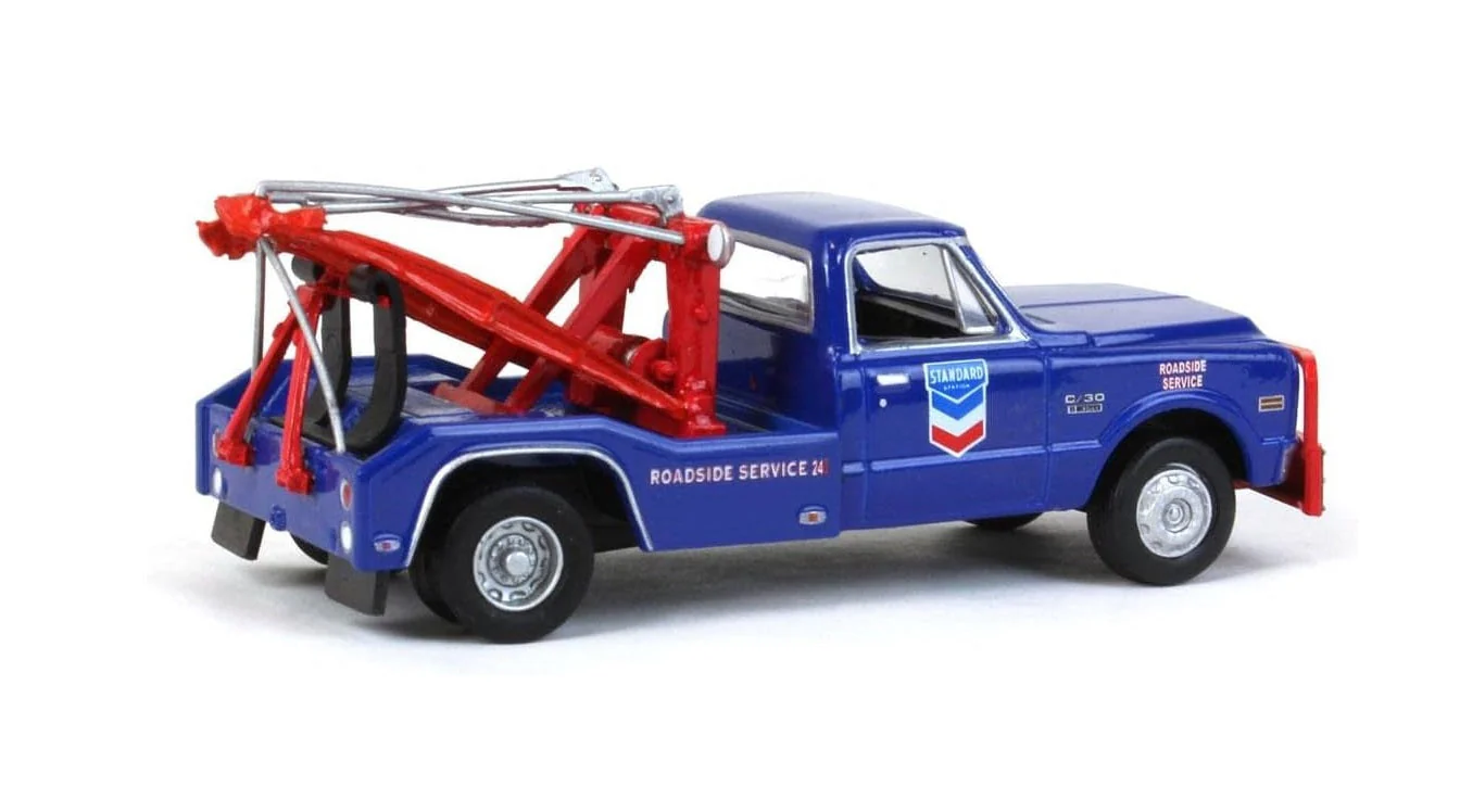 Greenlight - 1969 Chevrolet C-30 Dually Wrecker Truck Standard Oil Road - Dually Drivers Series - Scala 1/64 - Image 5