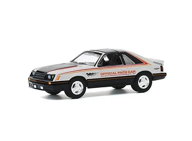 Greenlight Collectibles - 1979 Ford Mustang Official Pace Car 63rd Annual Indianapolis 500 Mile Race - Hobby Exclusive - Scala 1/64 - Image 2