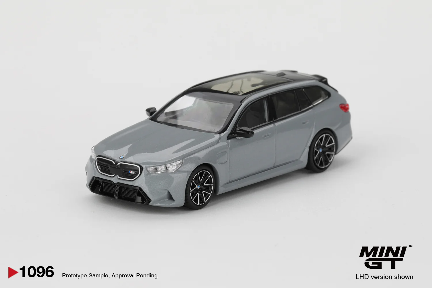 Mini GT - BMW M5 Touring Brooklyn Grey Metallic 2025 - Scala 1/64 MGT01096-L