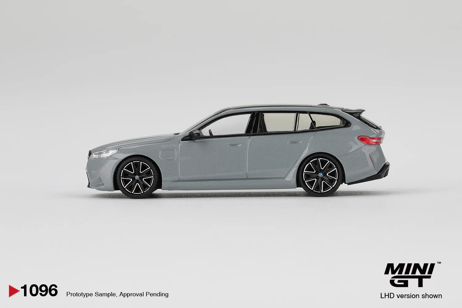Mini GT - BMW M5 Touring Brooklyn Grey Metallic 2025 - Scala 1/64 MGT01096-L - Image 3
