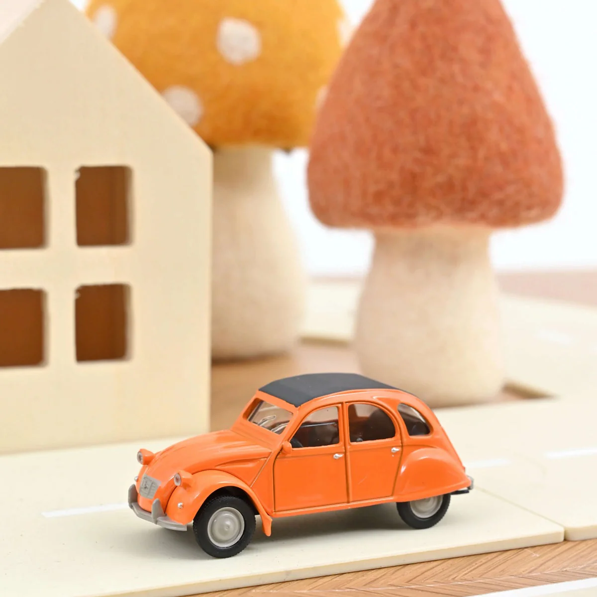 Norev - Citroen 2CV 1979 Mandarine Orange - Scala 1/64 Circa
