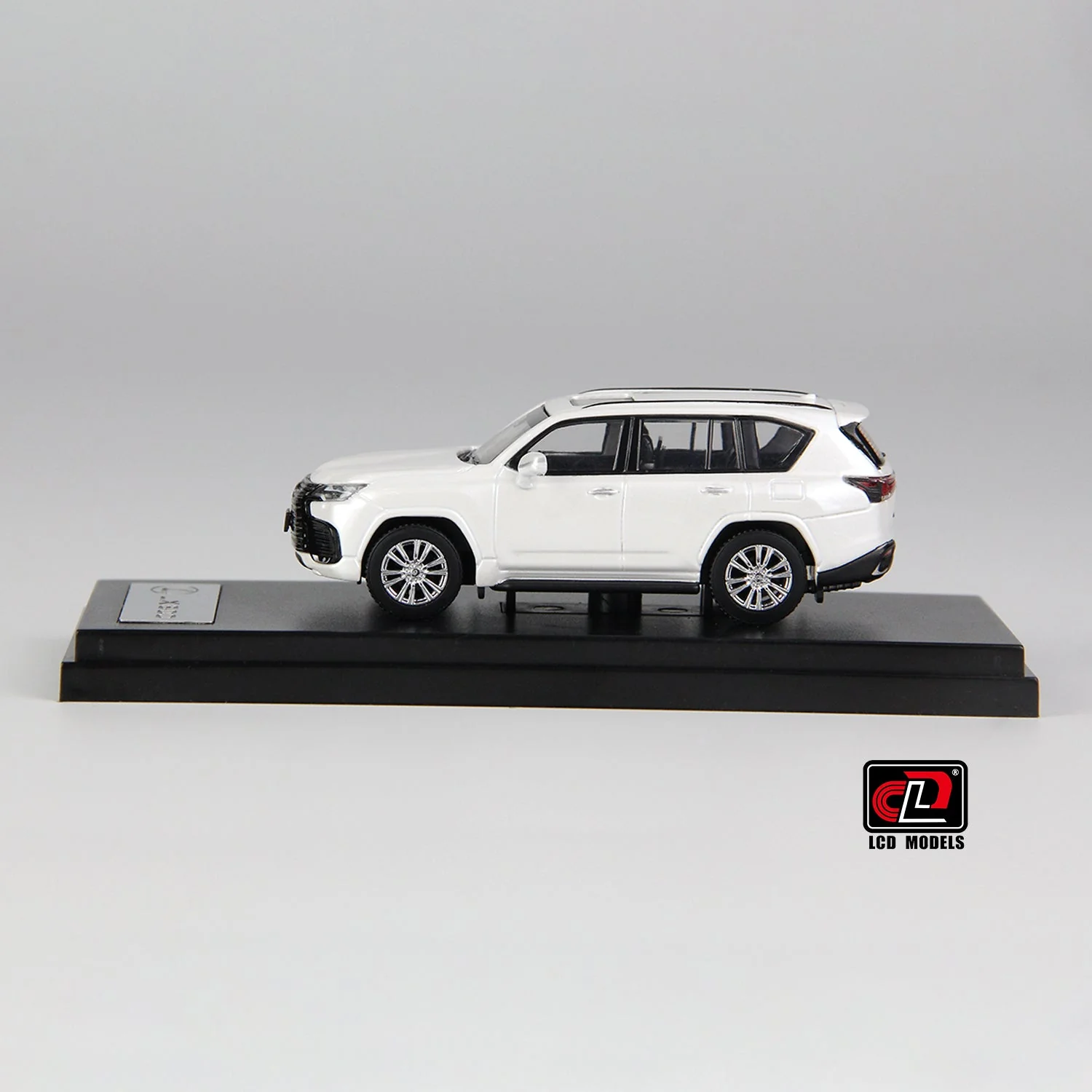 LCD Models - Lexus LX600 White - Scala 1/64 LCD64035-WH - Image 4