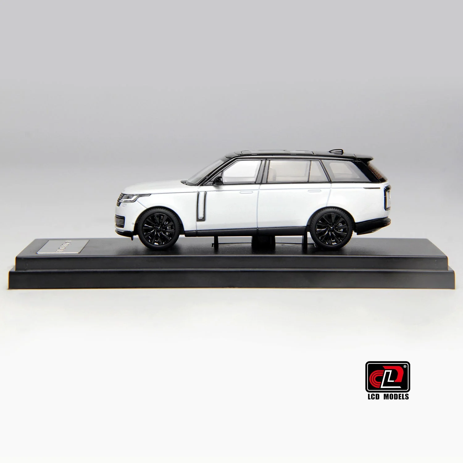 LCD Models - Range Rover 2022 Black and White - Scala 1/64 LCD64031-BW - Image 4