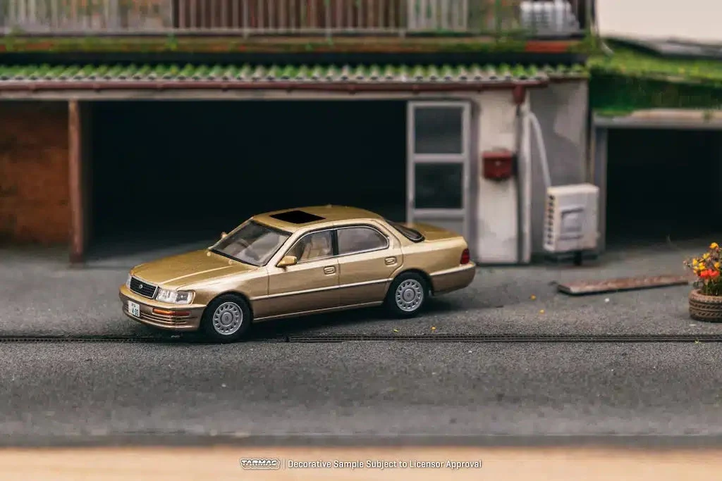 Tarmac Works - Lexus LS400 Champagne Beige Metallic - GLOBAL64 - Scala 1/64 T64G-082-GO - Image 3