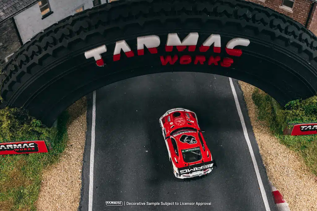 Tarmac Works - Mercedes-AMG GT3 Indianapolis 8 Hour 2022 Winner Craft-Bamboo Racing - HOBBY64 - Scala 1/64 T64-062-22IND77 - Image 3