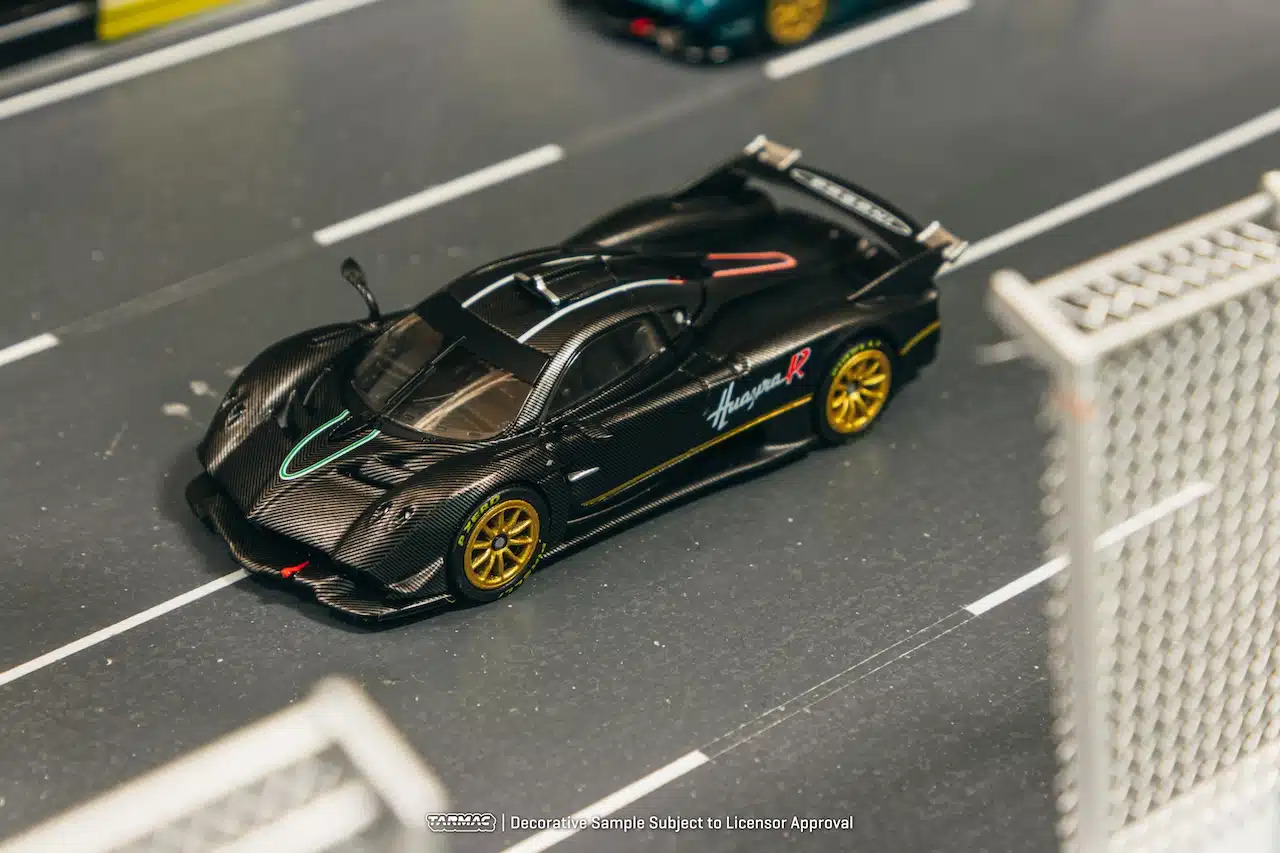 Tarmac Works - Pagani Huayra R Matt Black Carbon Fiber - GLOBAL64 - Scala 1/64 T64G-TL035-MBCF - Image 3