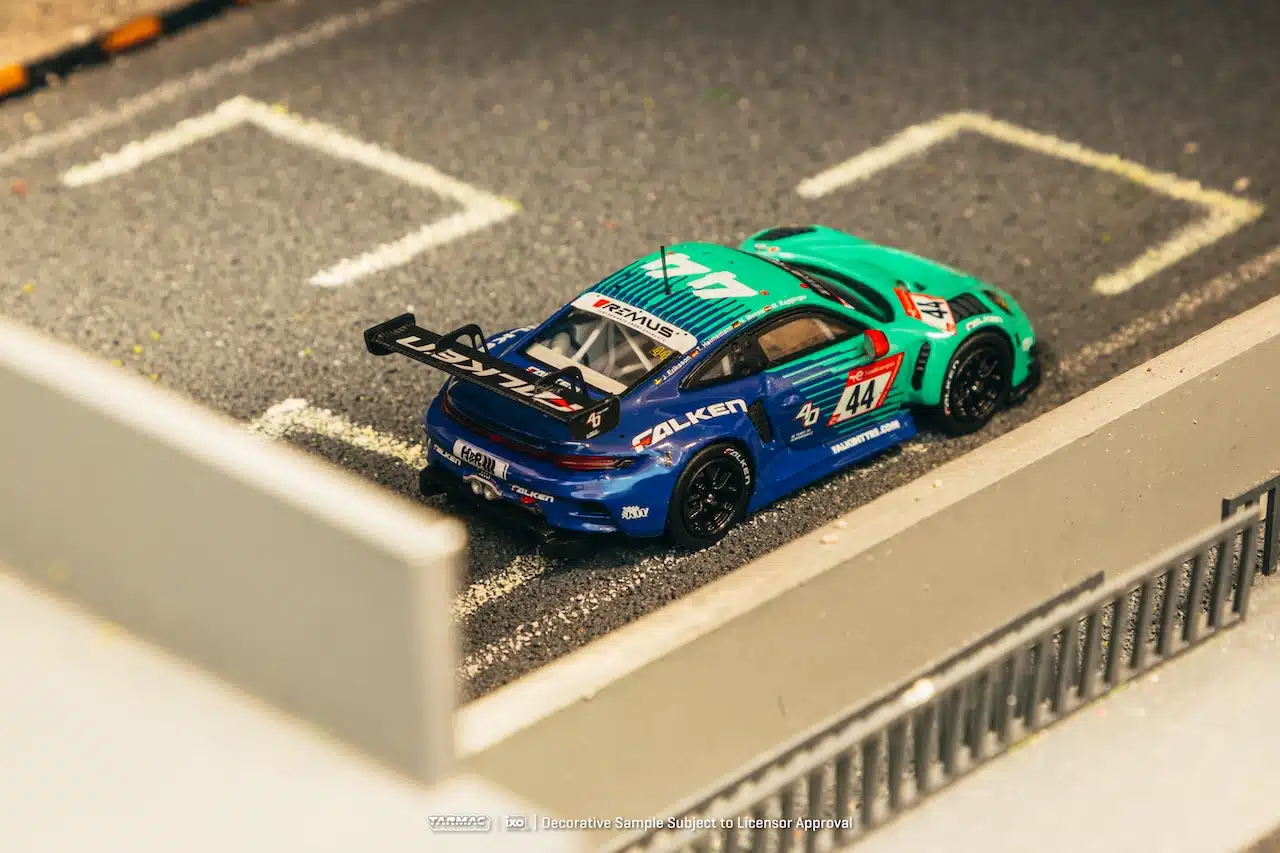 Tarmac Works - Porsche 911 GT3 R Nürburgring 24h 2023 - HOBBY64 - Scala 1/64 T64-084-23NUR44 - Image 5