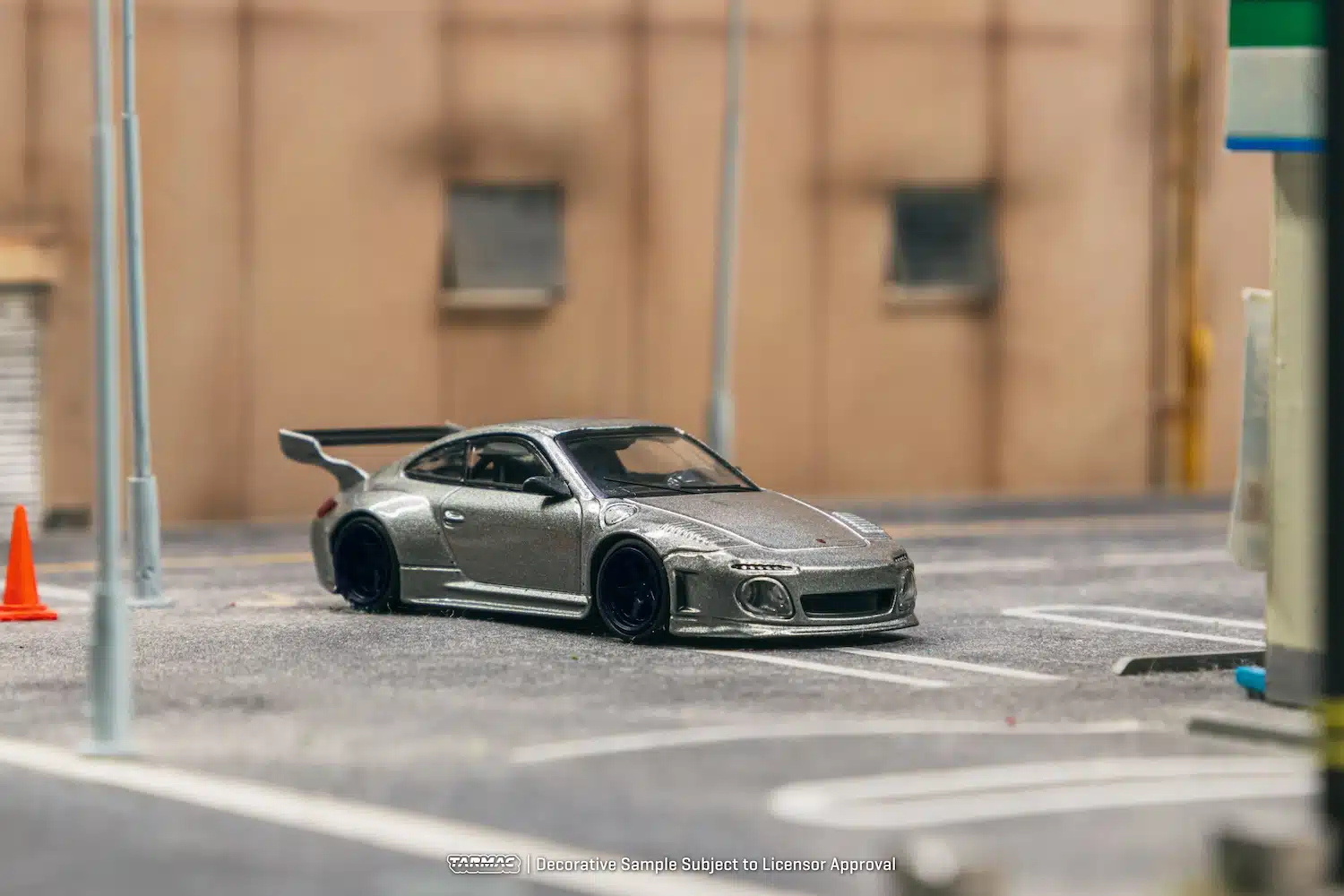Tarmac Works - Porsche Old & New 997 Gray Metallic - ROAD64 - Scala 1/64 T64R-TL053-GRY - Image 5