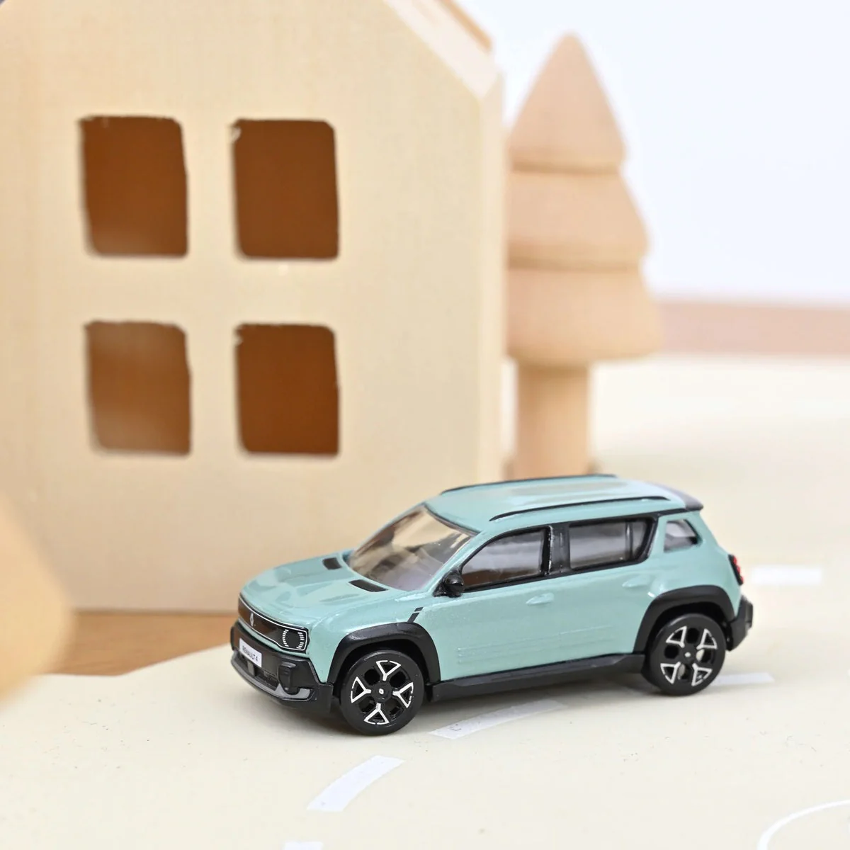 Norev - Renault 4 E-Tech Electric 2025 Green Hauts-de-France - Scala 1/64