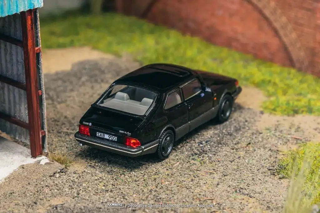 Tarmac Works - Saab 900 Turbo Black - GLOBAL64 - Scala 1/64 T64G-056-BK - Image 3