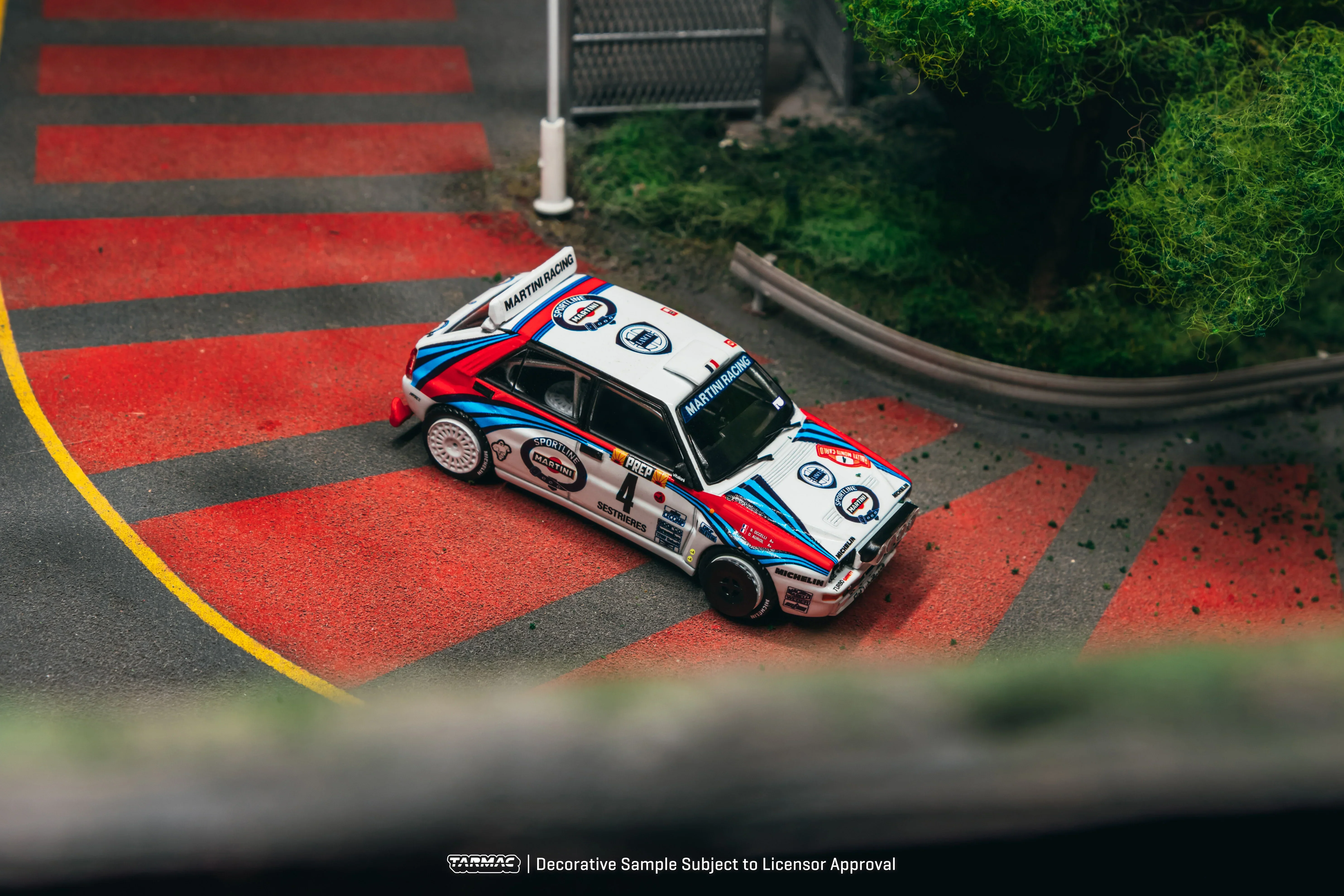 Tarmac Works - Lancia Delta HF Integrale Monte Carlo Rally 1992 #04 Winner - HOBBY64 - Scala 1/64 T64-049-92MCR04 - Image 5
