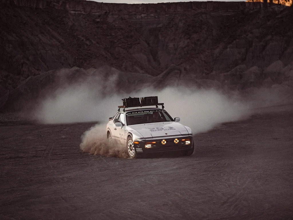 [PRE-ORDER] Tarmac Works - Mars Rover Porsche 944 Grams28 Mars Rover - GLOBAL64 - Scala 1-64 T64S-018-G28 - Image 9