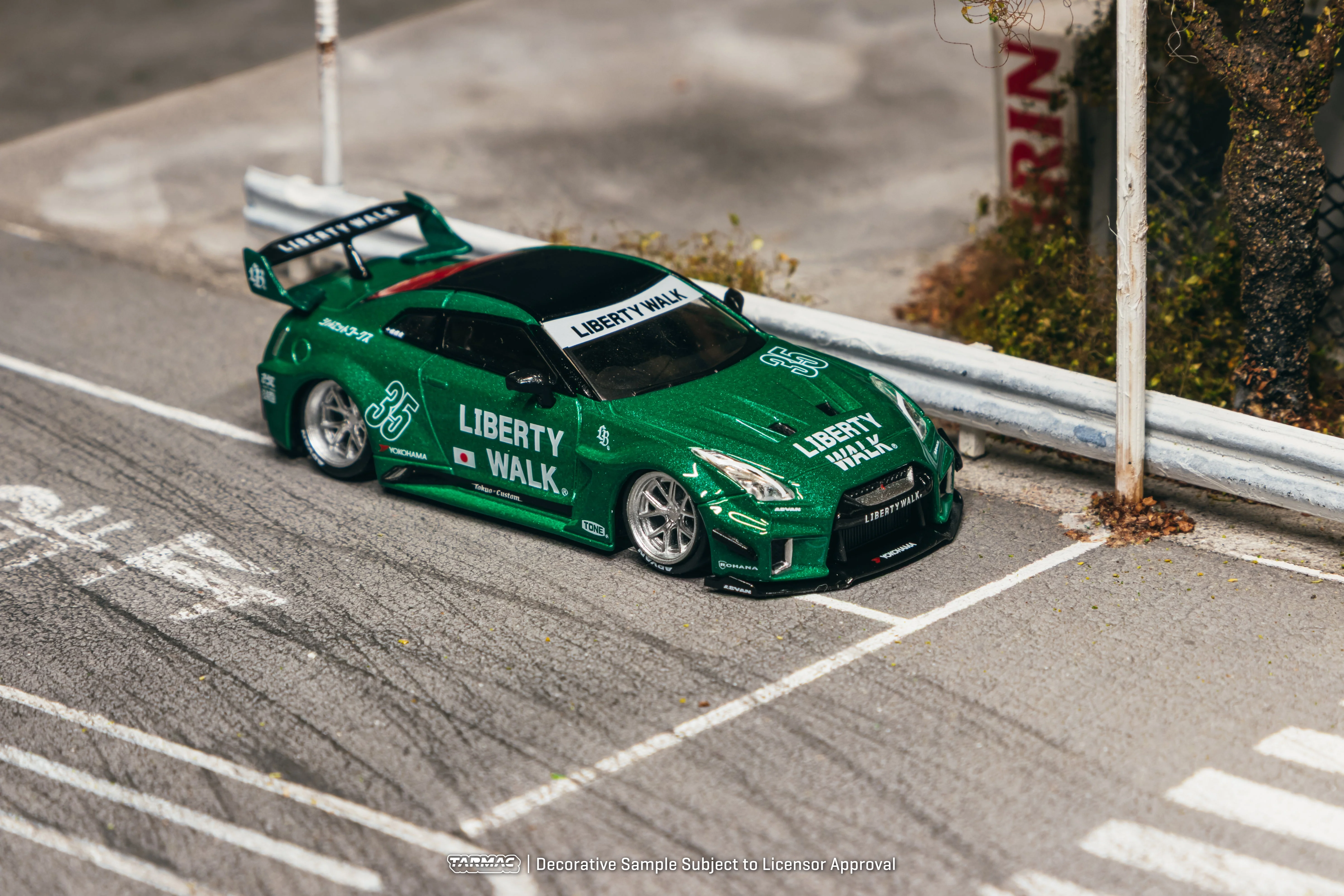 [PRE-ORDER] Tarmac Works - Nissan GT-R (R35) Super Silhouette Emerald Green - HOBBY64 - Scala 1/64 T64-105-EG - Image 4