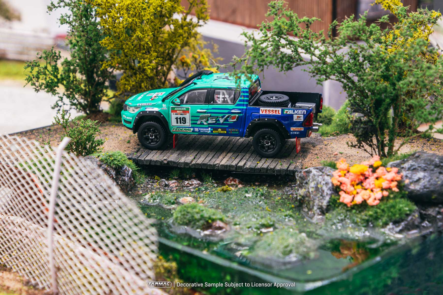 Tarmac Works - Toyota Hilux "Falken" AXCR 2017 - HOBBY64 - Scala 1/64 T64-041-FAL - Image 9
