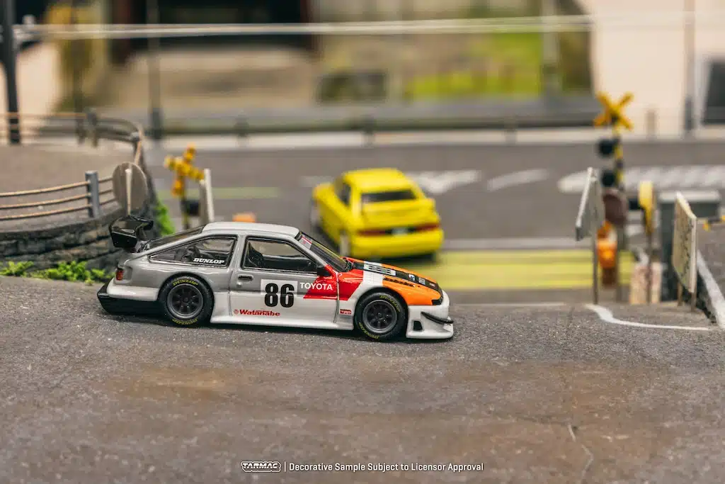 Toyota Sprinter Trueno AE86 Widebody TRD - Tarmac Works - Scala 1/64 T64G-060-TRD - Image 4
