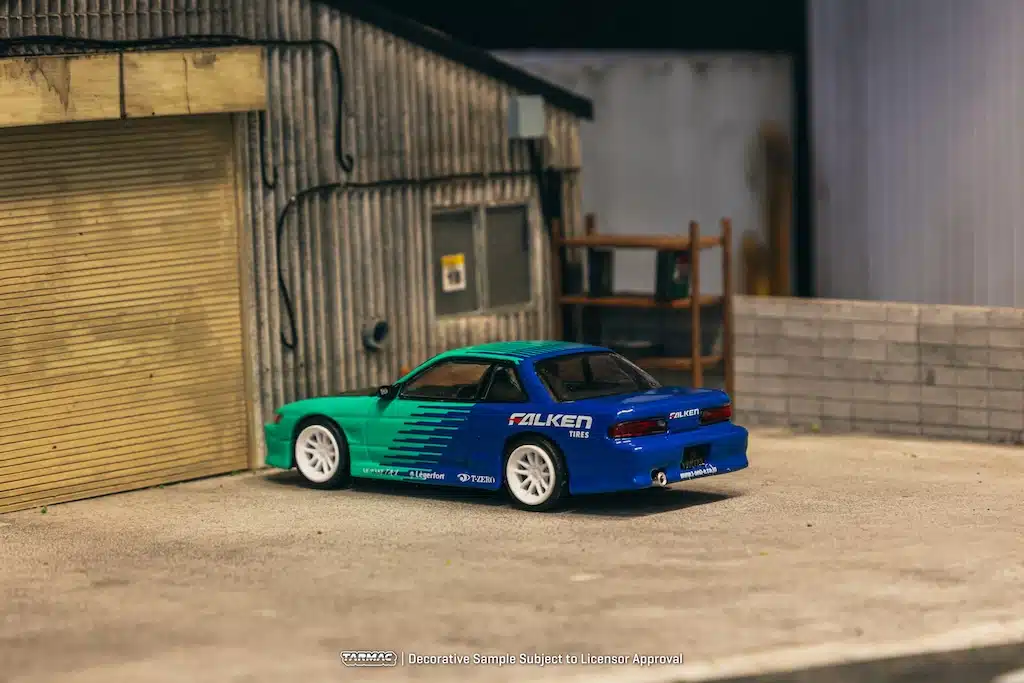 Tarmac Works - VERTEX Nissan Silvia (S13) Falken - GLOBAL64 - Scala 1/64 T64G-025-FA - Image 4
